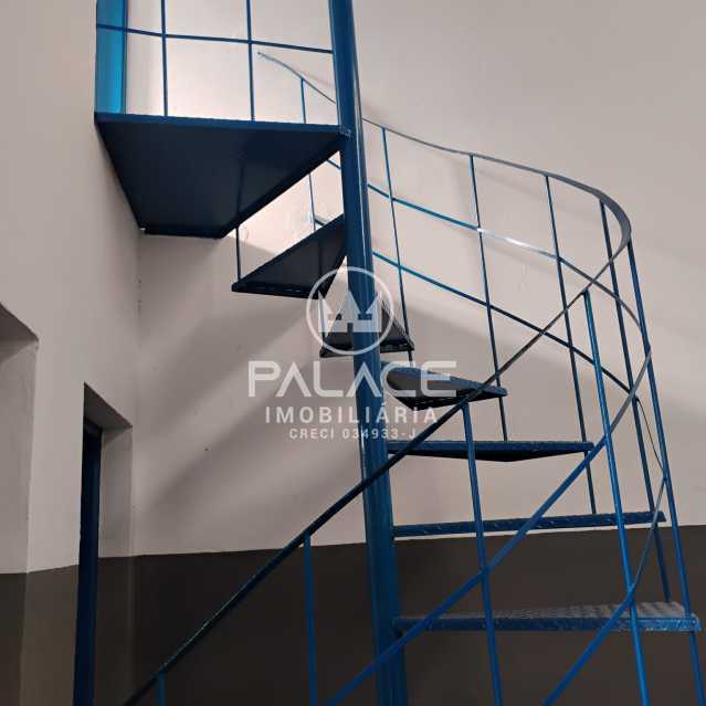 Barracão : / Comercial / Vila Pacaembu